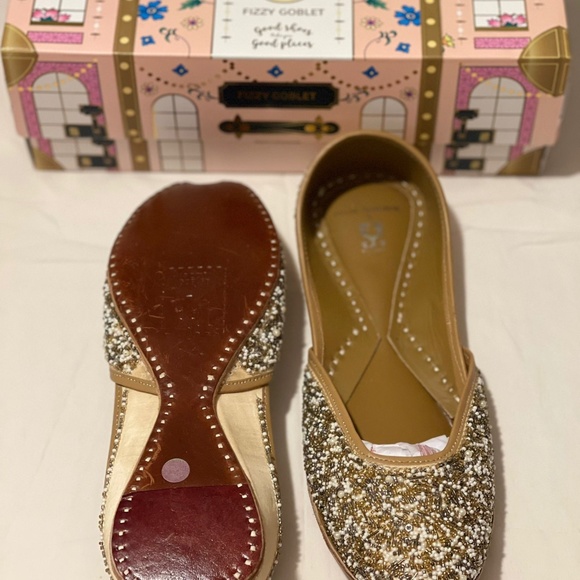 Shoes - Picture 3 of 4